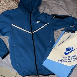 Nike Tech Suit - Men’s  XS both pieces